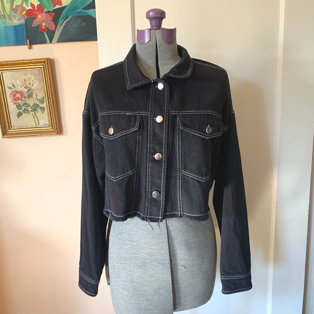 Forever 21 Black Denim Cropped Trucker Jacket White Contrast Stitch Medium